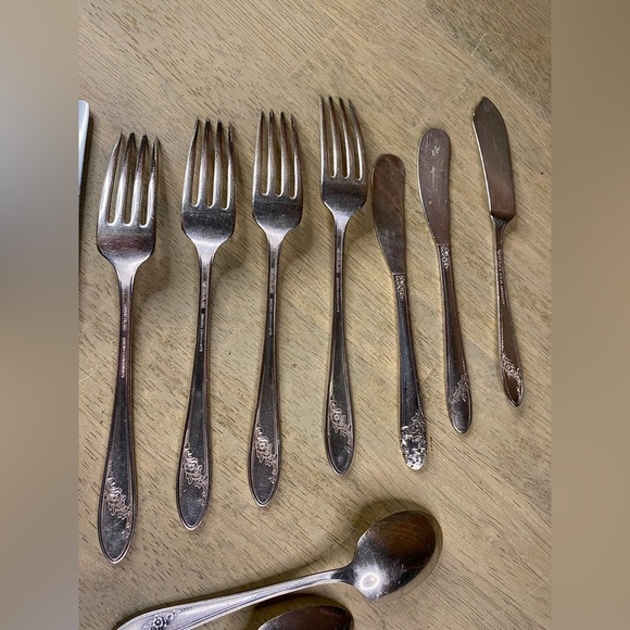 Oneida Tudor Plate Queen Bess II Silverplate Flatware Set - 15 Pcs Vintage 1946 - Picture 13 of 13